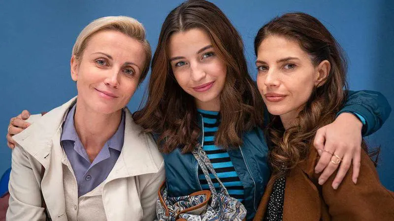 Kto tak naprawdę rządzi? Odkryj pełną obsadę popularnego serialu komediowego!