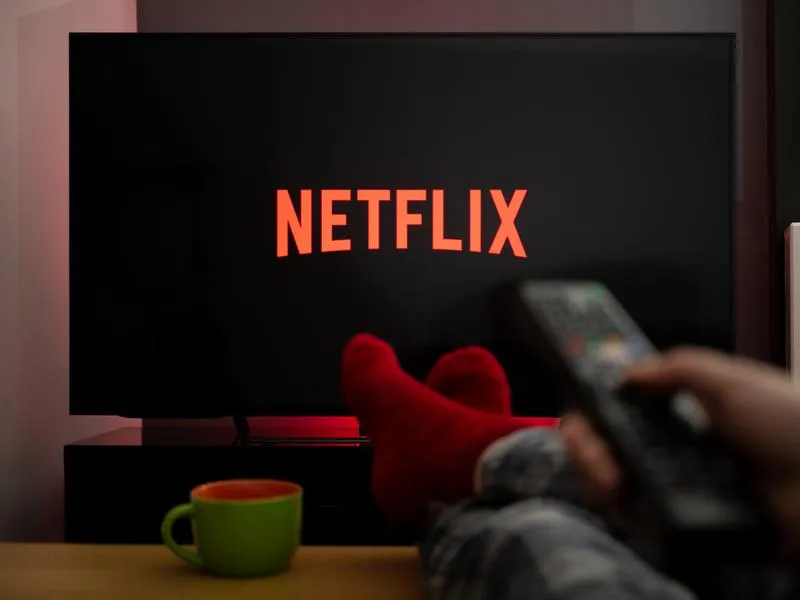 Proste kroki, jak ustawić Netflix w telewizorze po polsku i uniknąć problemów z językiem