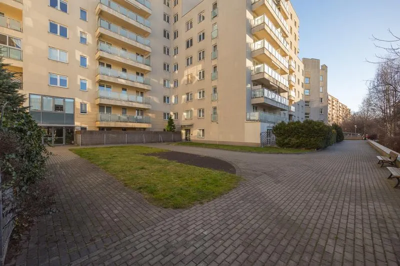 Historia serii Mroczna 9